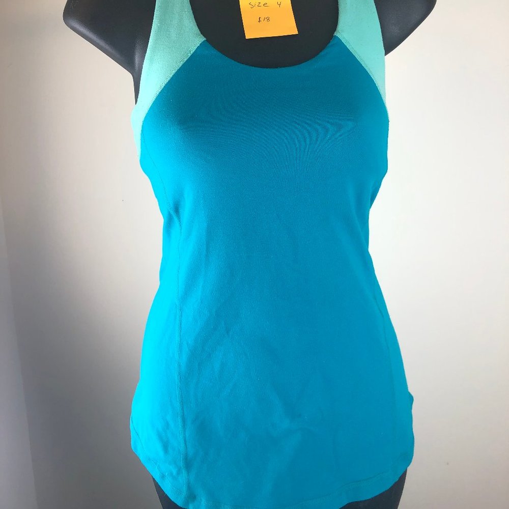 2/$25👗 Lululemon tank top Size 4
